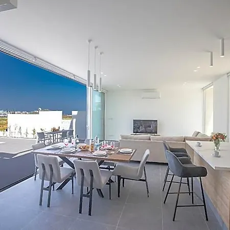 Vie Bleu Vb14 New 3 Bedroom In The Center Of
