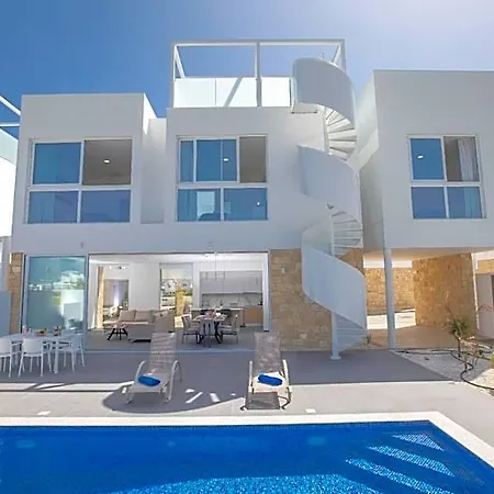 Vie Bleu Vb14 New 3 Bedroom In The Center Of Hotel Protaras