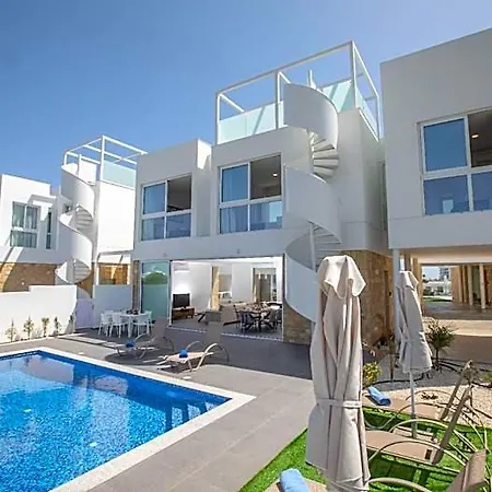Vie Bleu Vb14 New 3 Bedroom In The Center Of