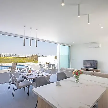 Vie Bleu Vb14 New 3 Bedroom In The Center Of Hotel 3*