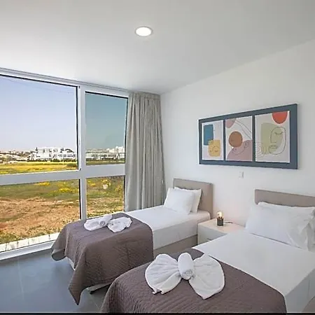 Vie Bleu Vb14 New 3 Bedroom In The Center Of 3*