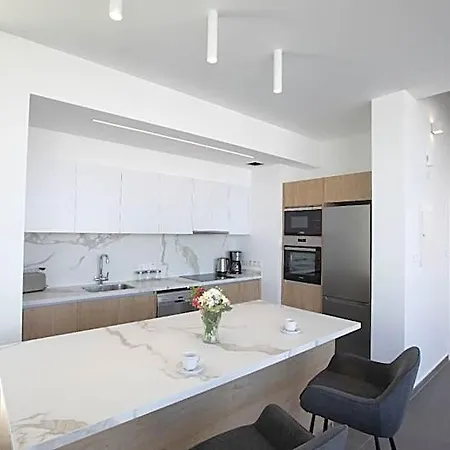 Vie Bleu Vb14 New 3 Bedroom In The Center Of Hotel Protaras